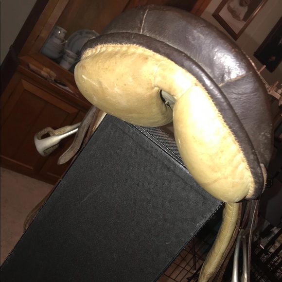 Leather English Saddle - Picture 8 of 8